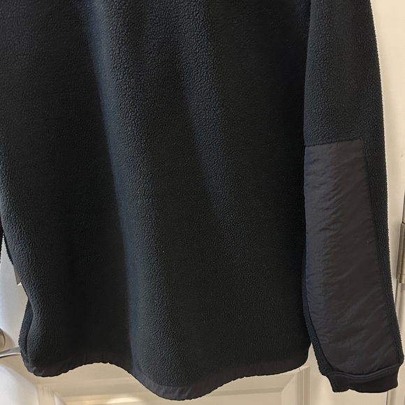 The North Face Men's Black Performance Jacket - Picture 8 of 9